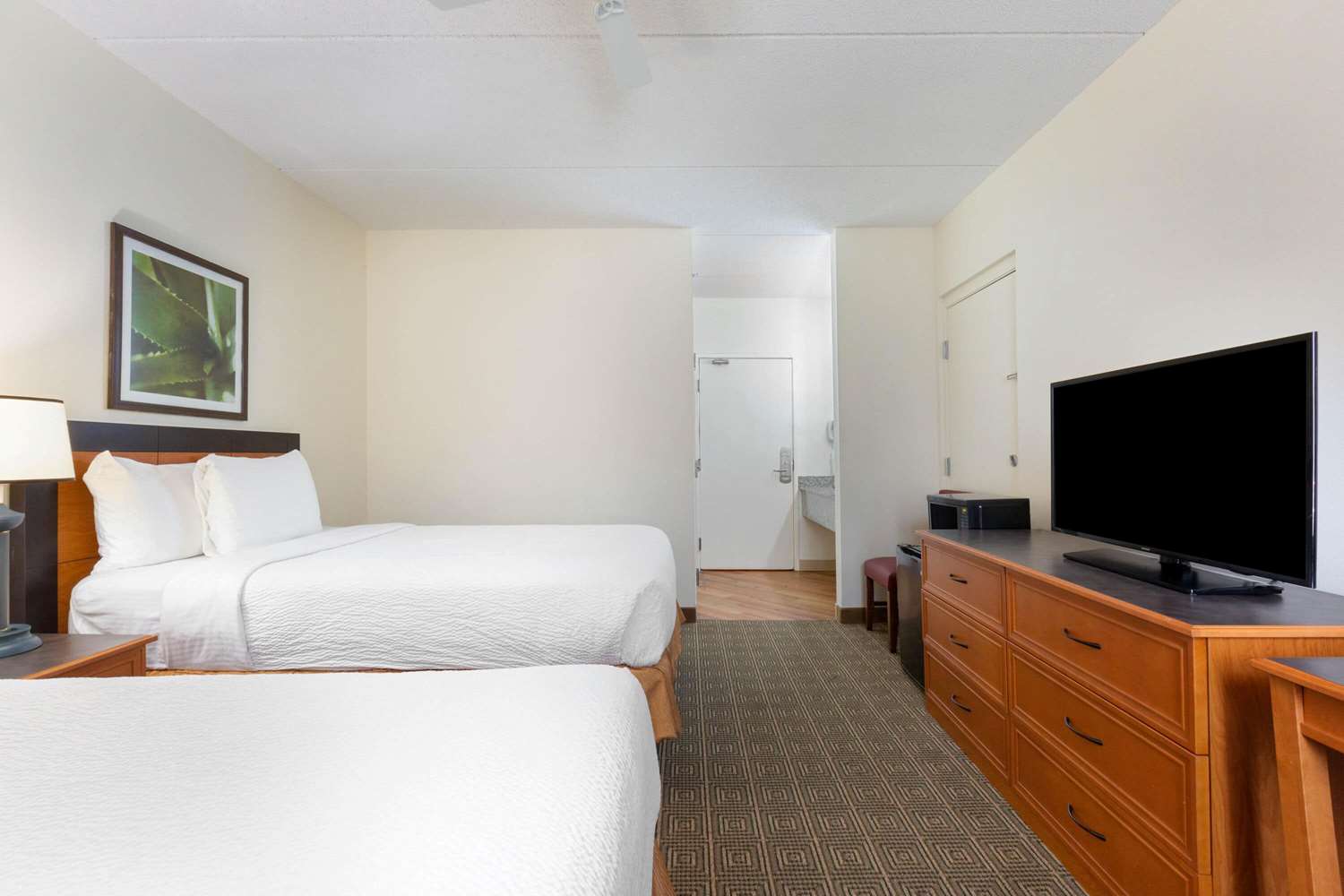 La Quinta Inn & Suites by Wyndham Sawgrass 10/55