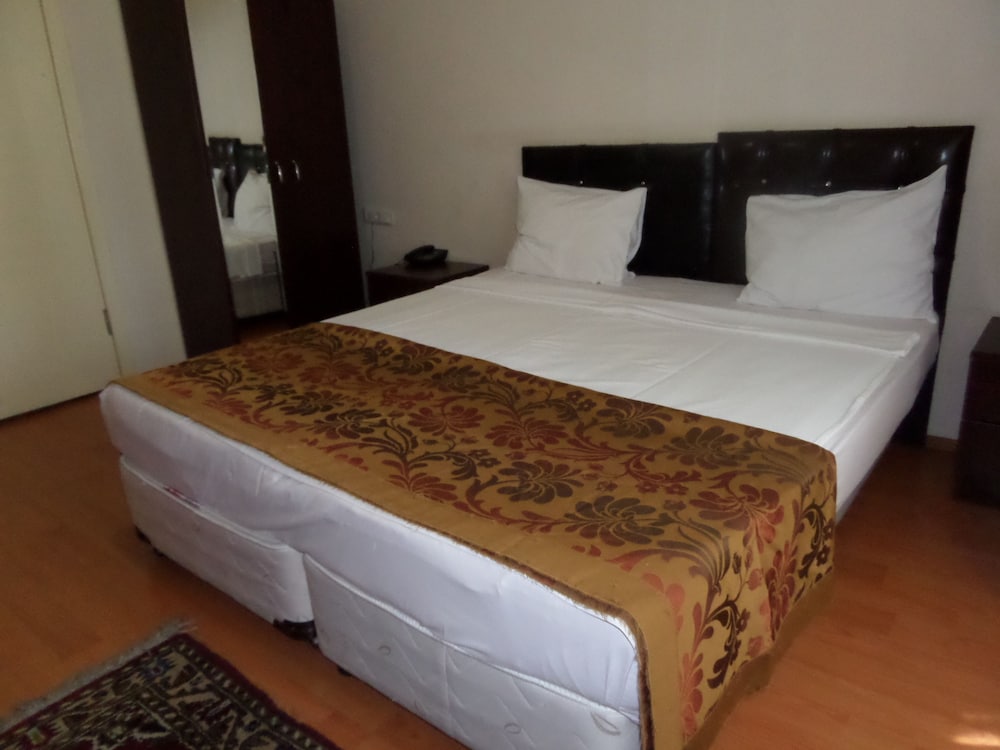 Ercan Inn Hotel 24/62