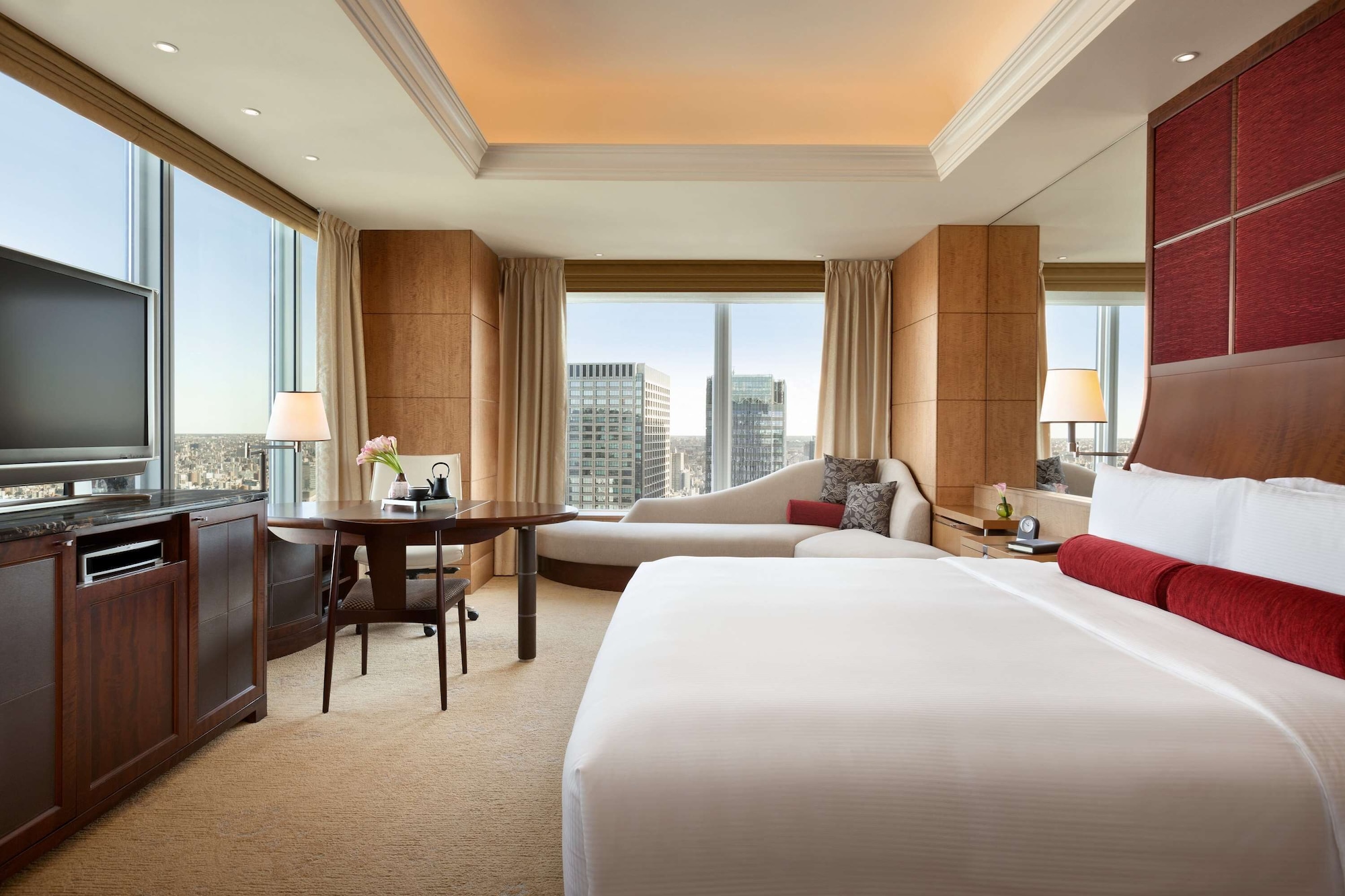 PREMIER, KING BED