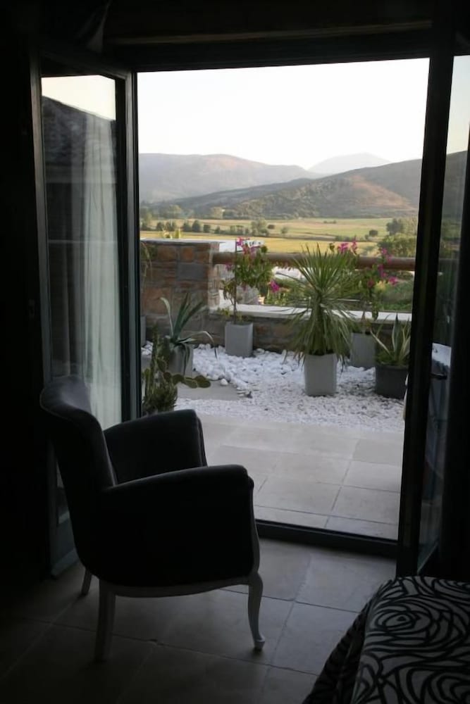 Anemos Hotel 24/46