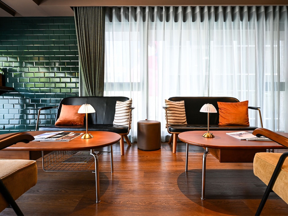 Check Inn Hotel 58/70