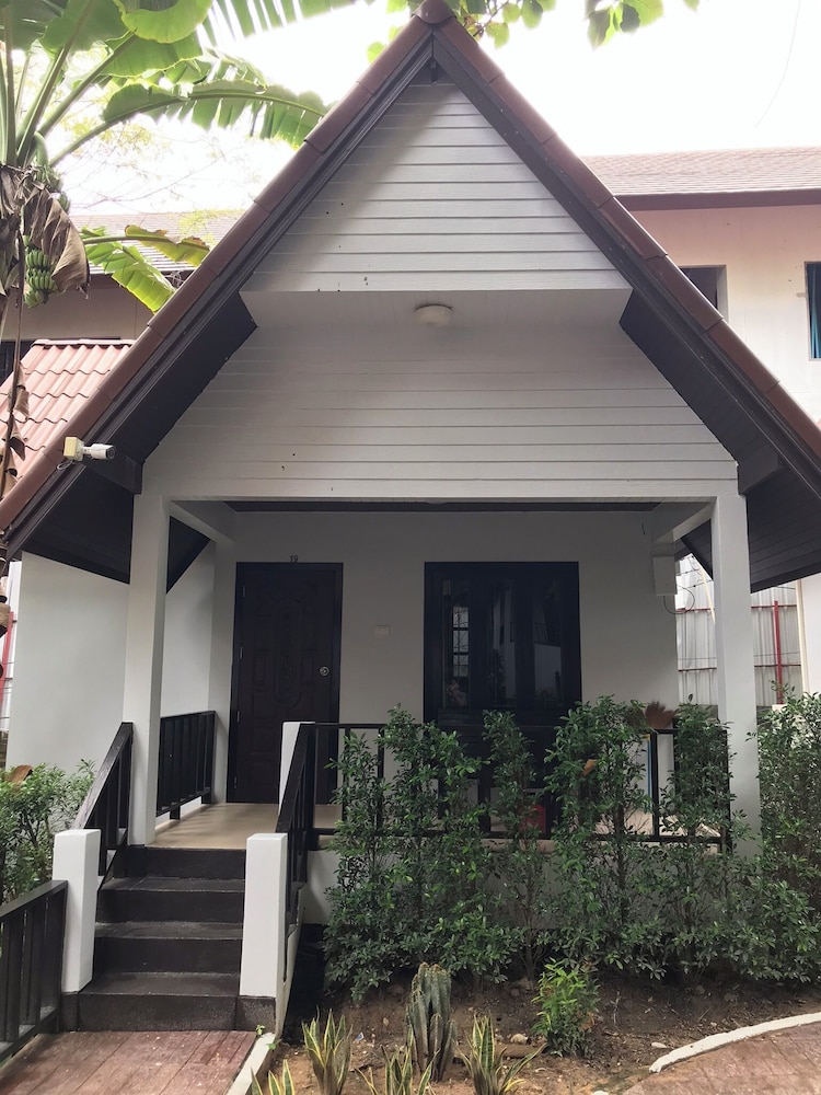 Tok Little Hut 3/47
