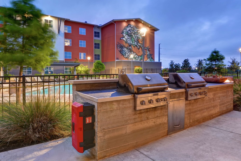 Homewood Suites By Hilton Techridge Parmer I 35 44/63