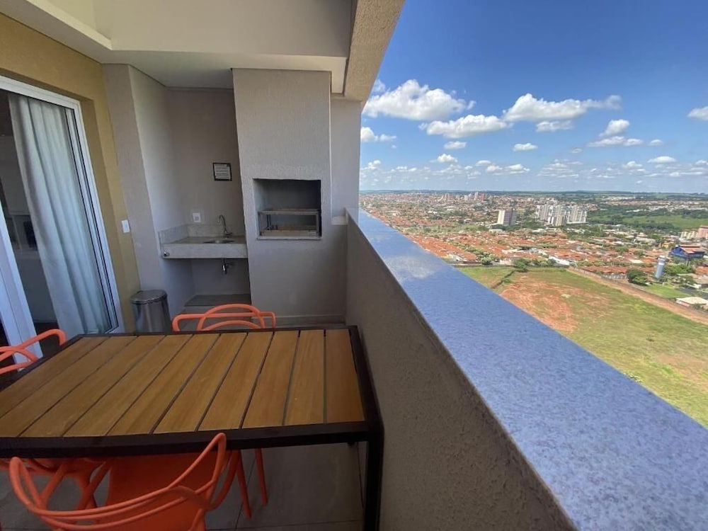 Hot Beach Suites 35/50