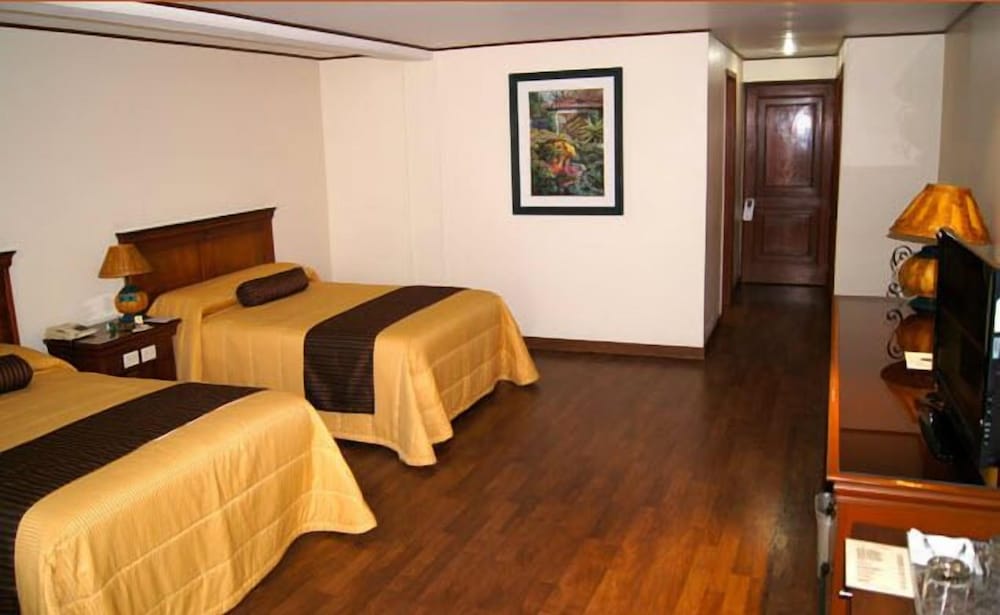 Suites Colibrí 10/23