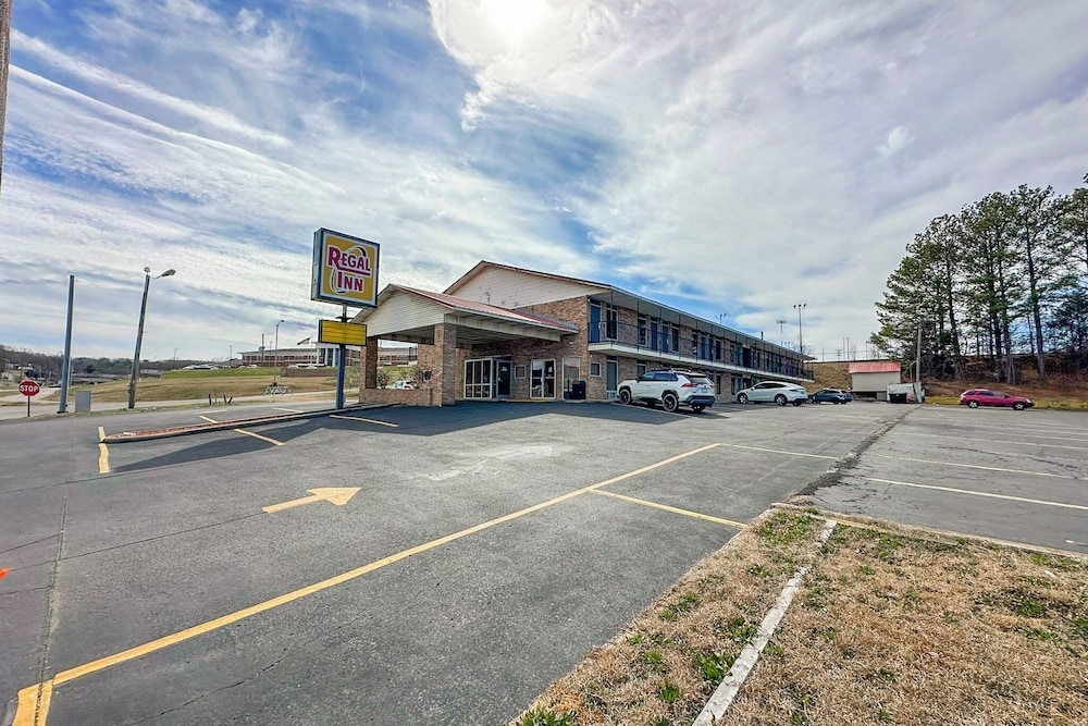 Regal Inn Guntersville Hwy 431 35/50
