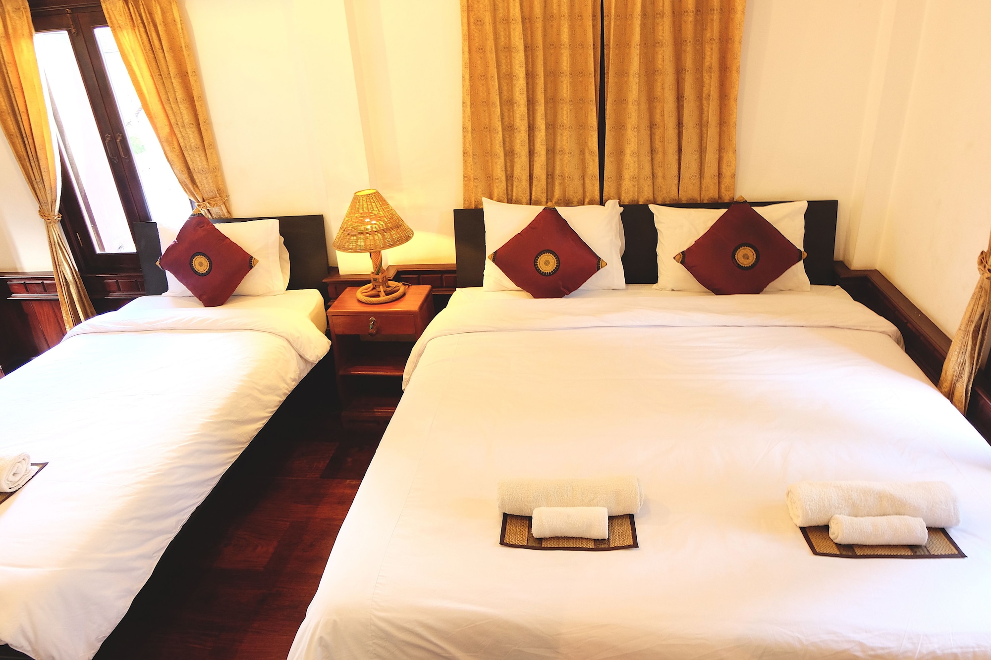 FAMILY, MULTIPLE BEDS