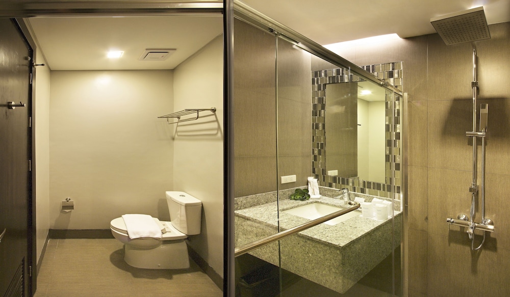 Bayfront Hotel Cebu - North Reclamation 66/67
