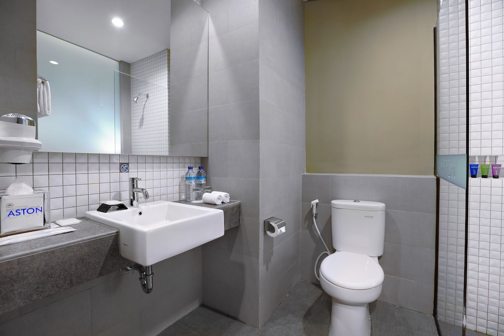 Aston Inn Mataram 64/65