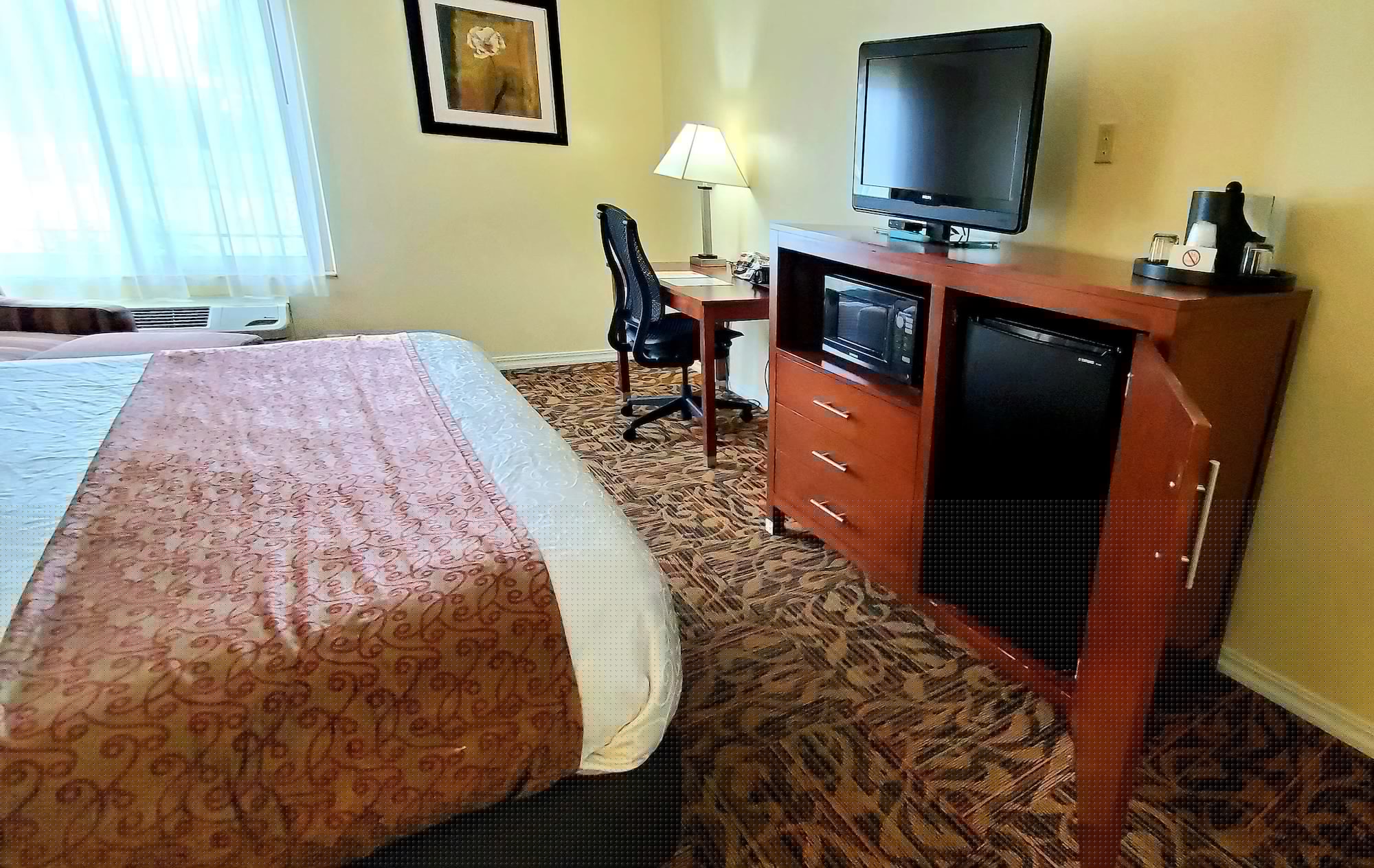 غرفة قياسية بسرير كينج لذوي الإعاقة، Best Western Plus Northwoods Inn 6/10
