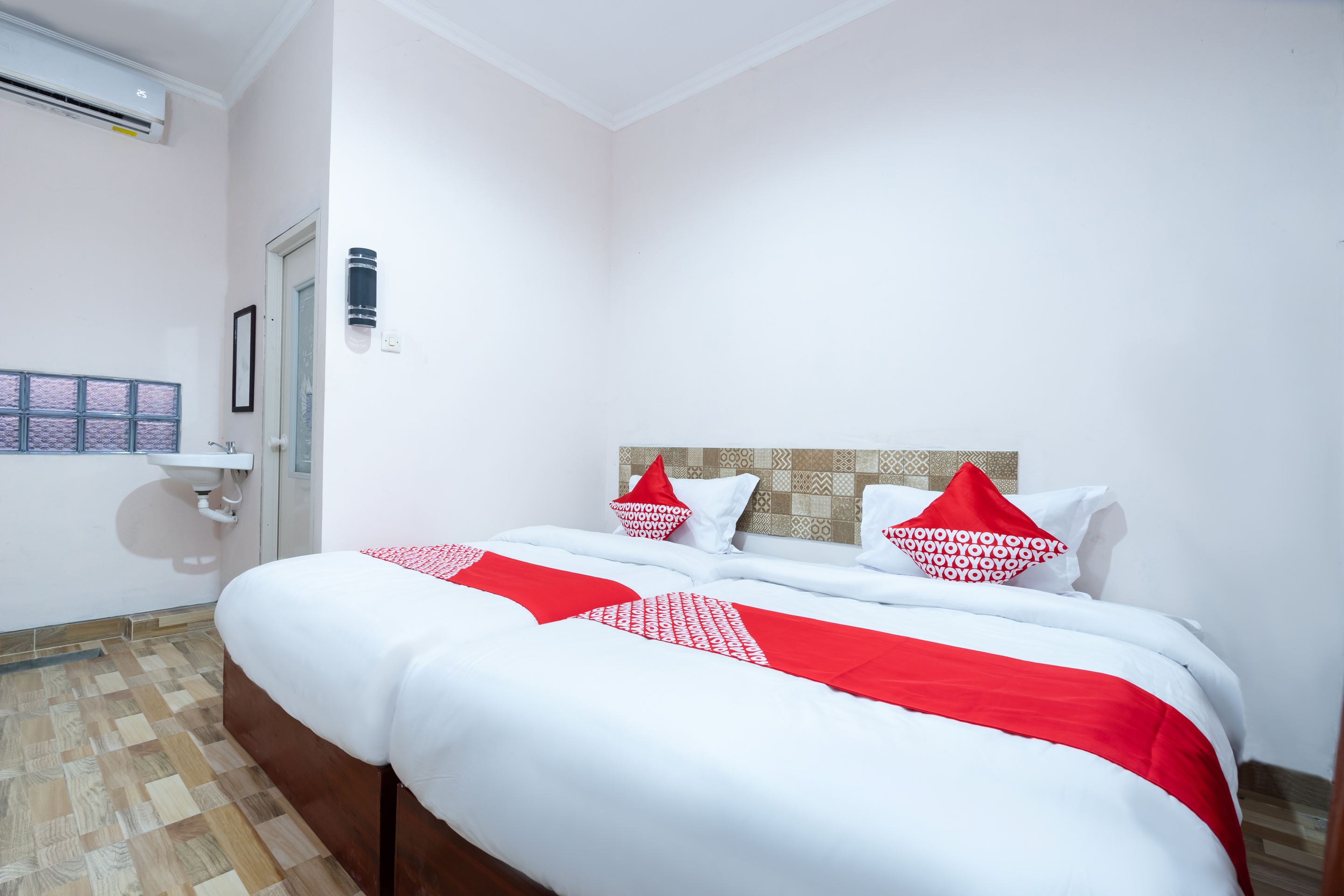 OYO 2285 Art Guest House Syariah 27/45