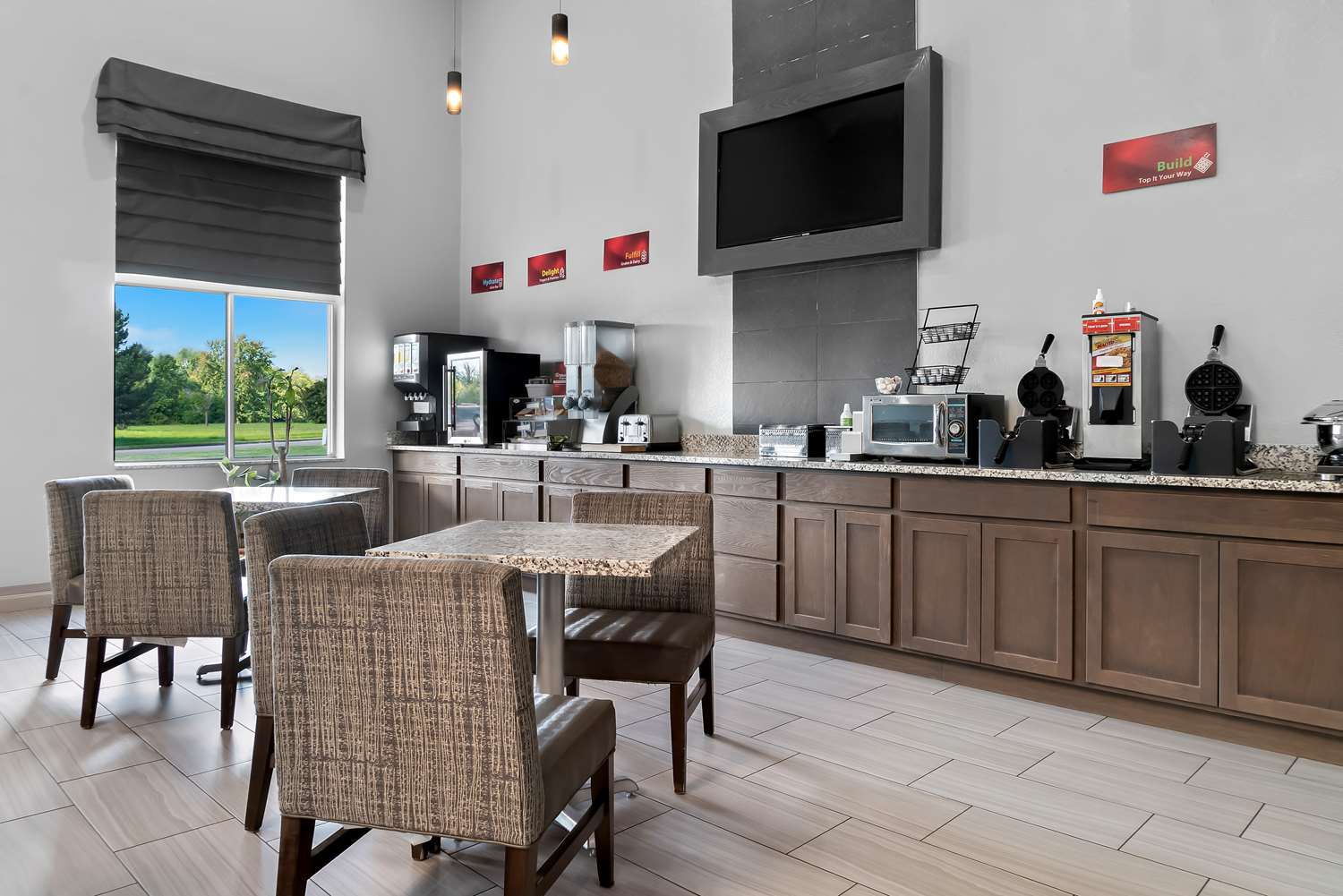 Best Western Plus Flint Airport Inn & Suites 28/38