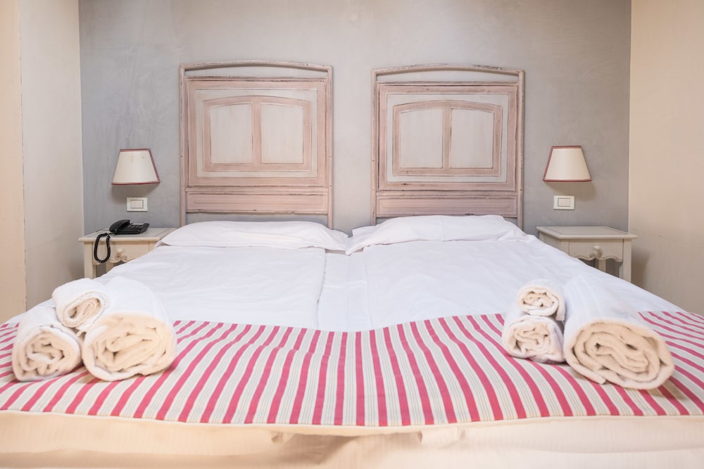 Hotel Villa Moron 20/50