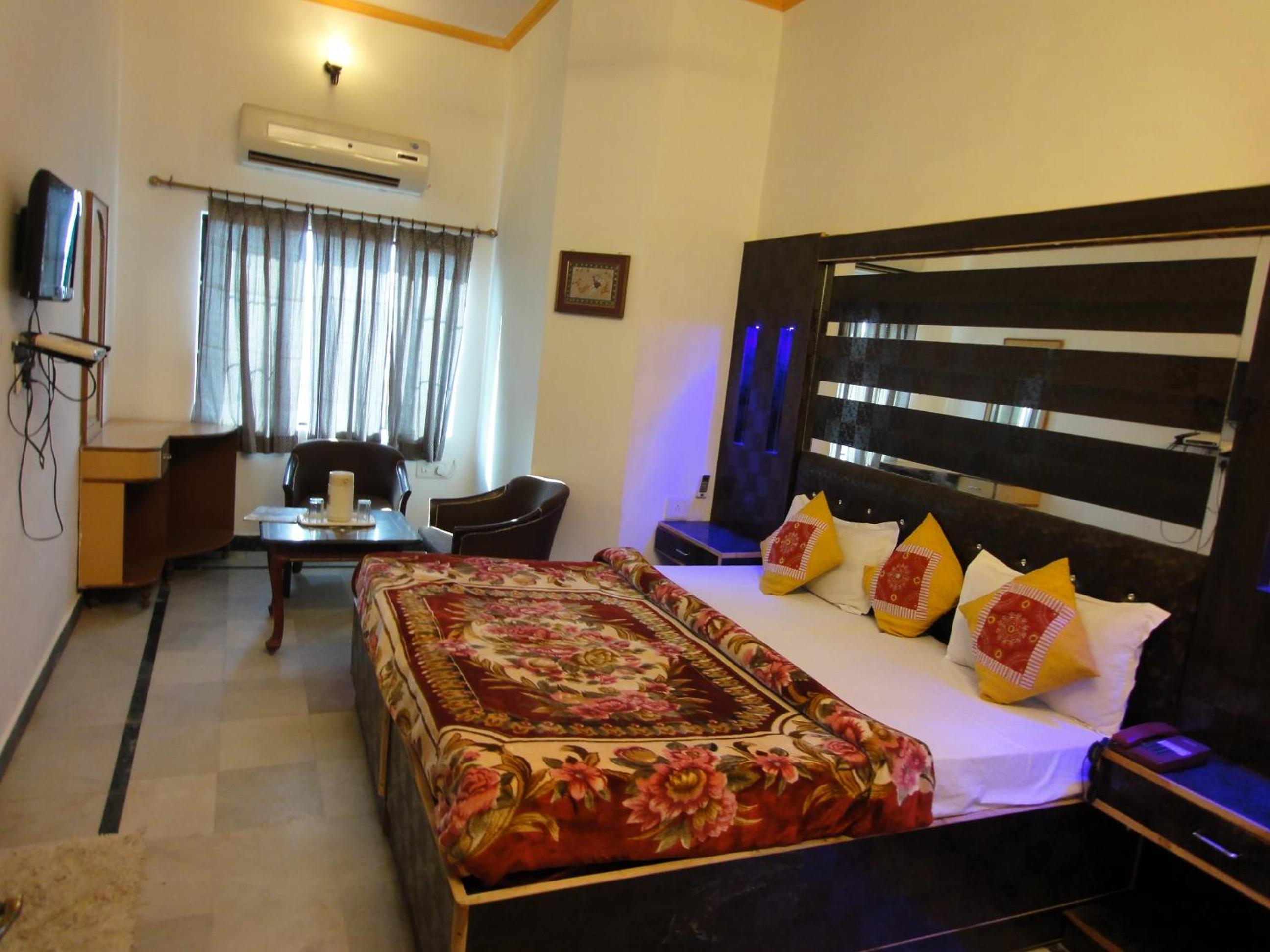 Room, Taj View