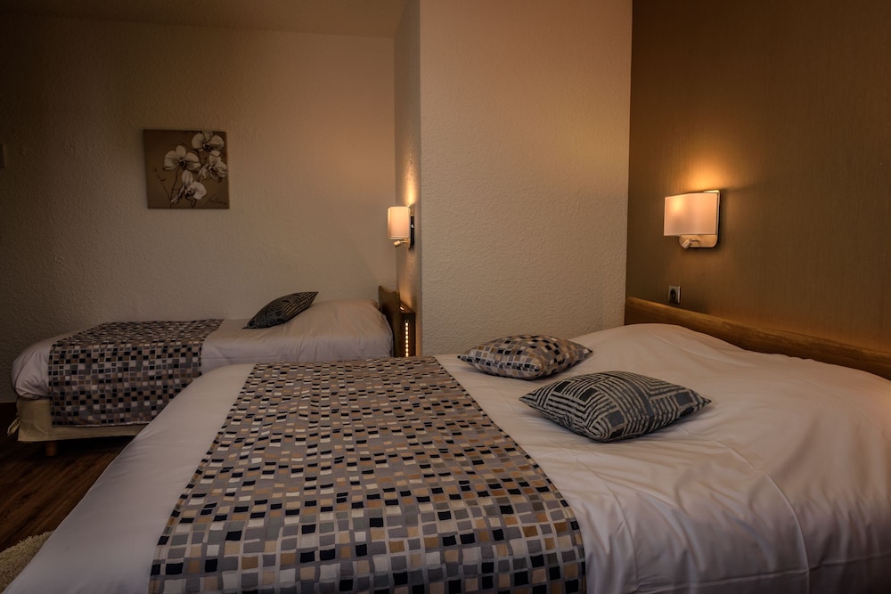 Logis Hotel Le Cheval Rouge 4/26