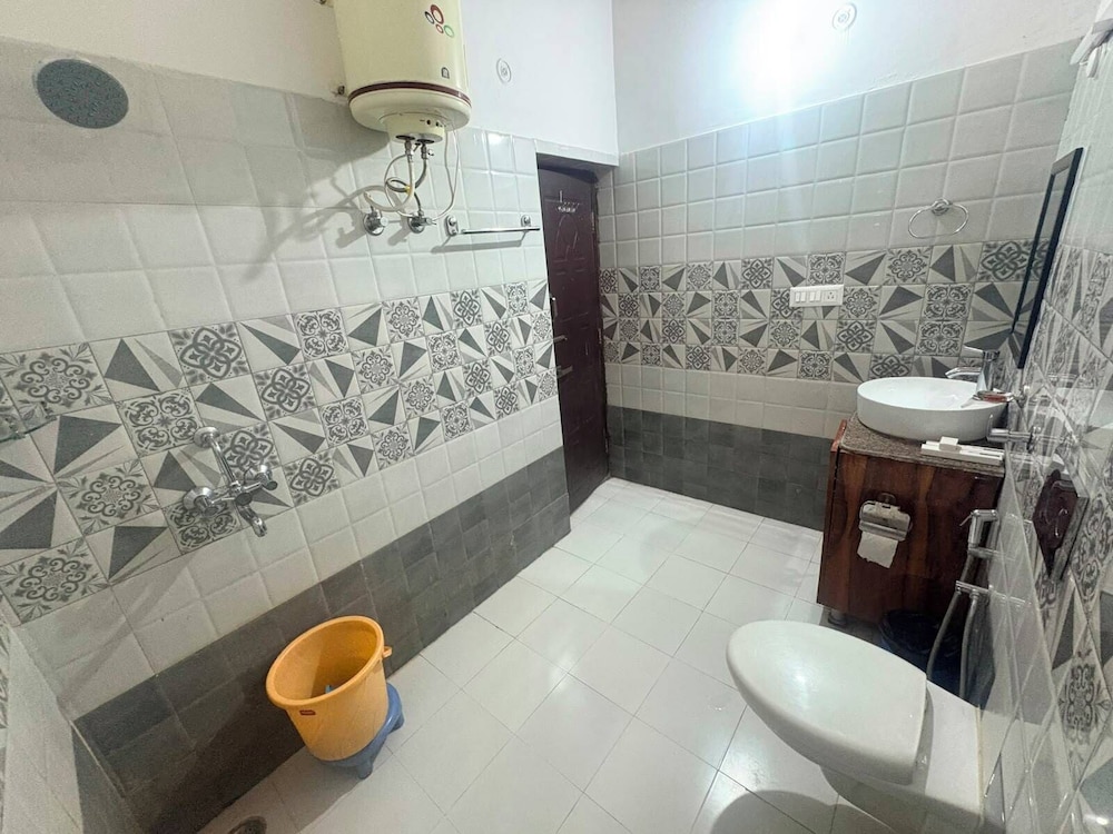 Damyanti Residency Hotel