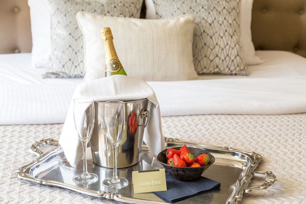 Boutique Hotel Lumiere 23/28