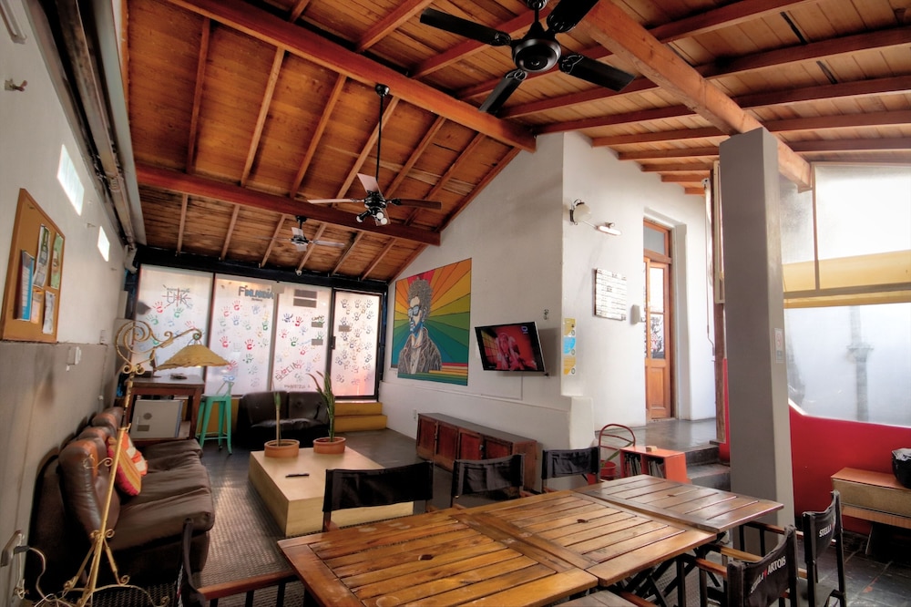 Play Hostel Soho 30/50