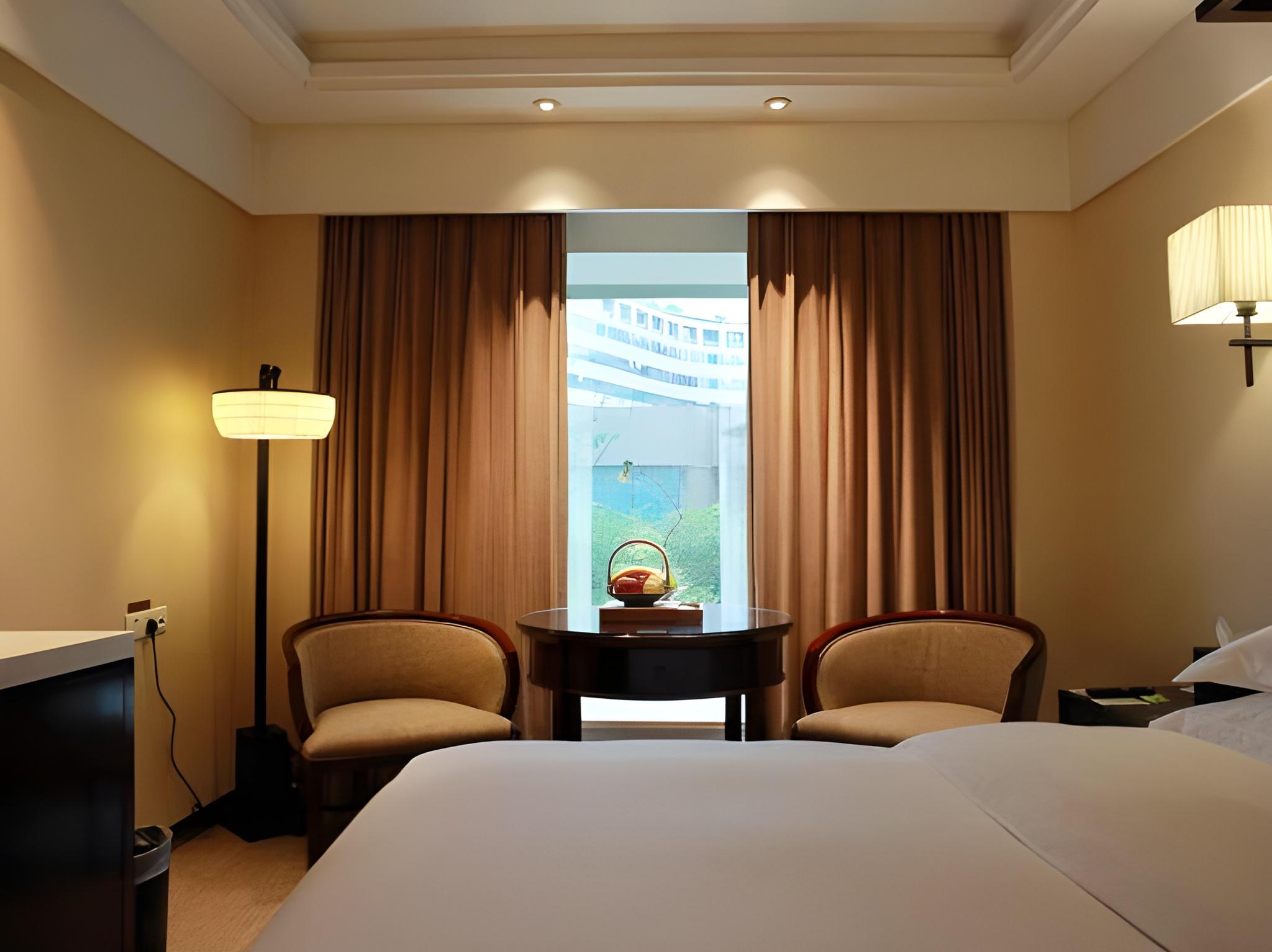 Superior, Queen Bed