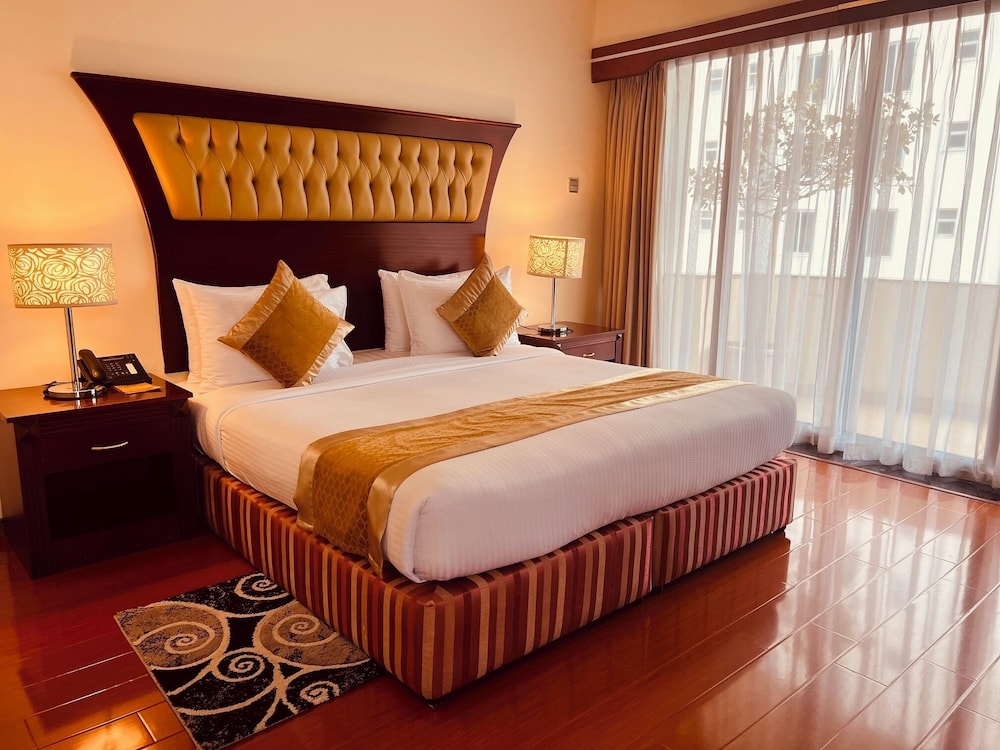 Inter Luxury Hotel 27/75