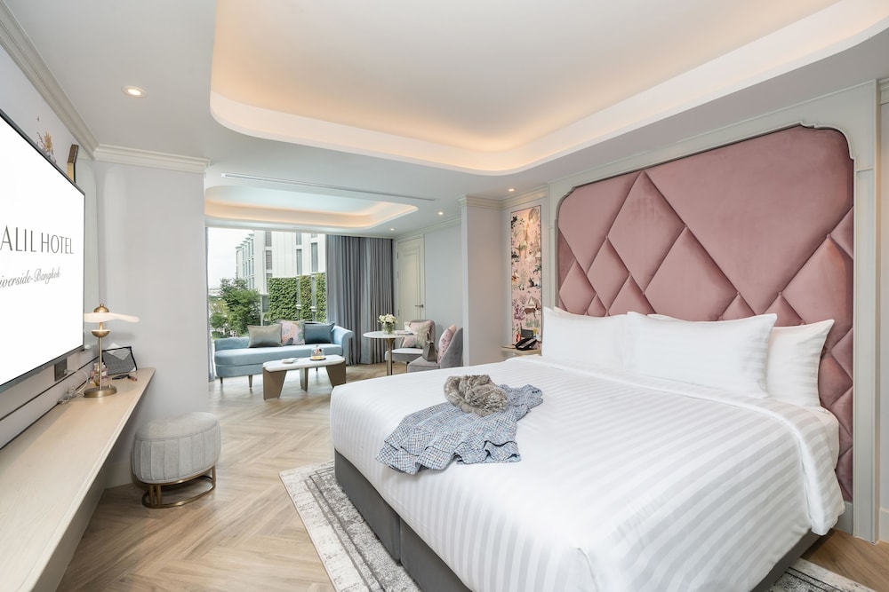 One Bedroom Riverview