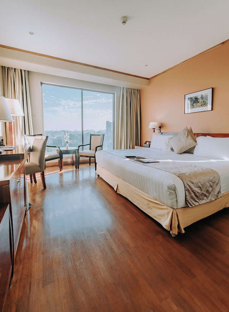 THE PENINSULA CHITTAGONG 13/60