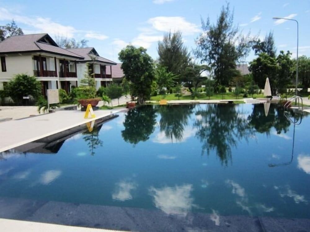 Aniise Villa Resort 33/39