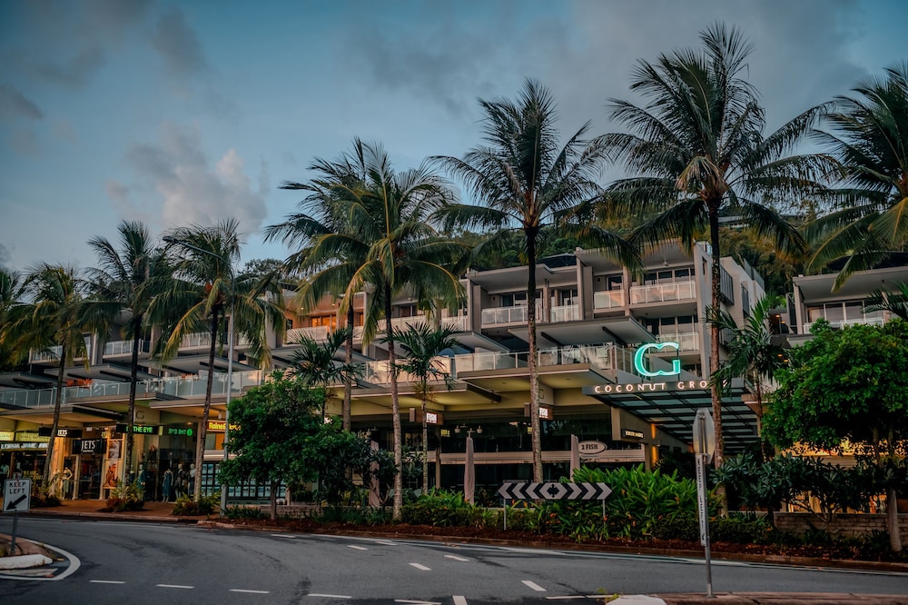 Coconut Grove Port Douglas 40/50