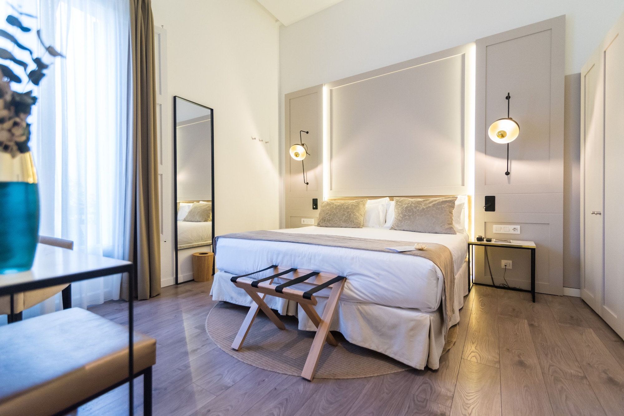 SUPERIOR, DOUBLE BED