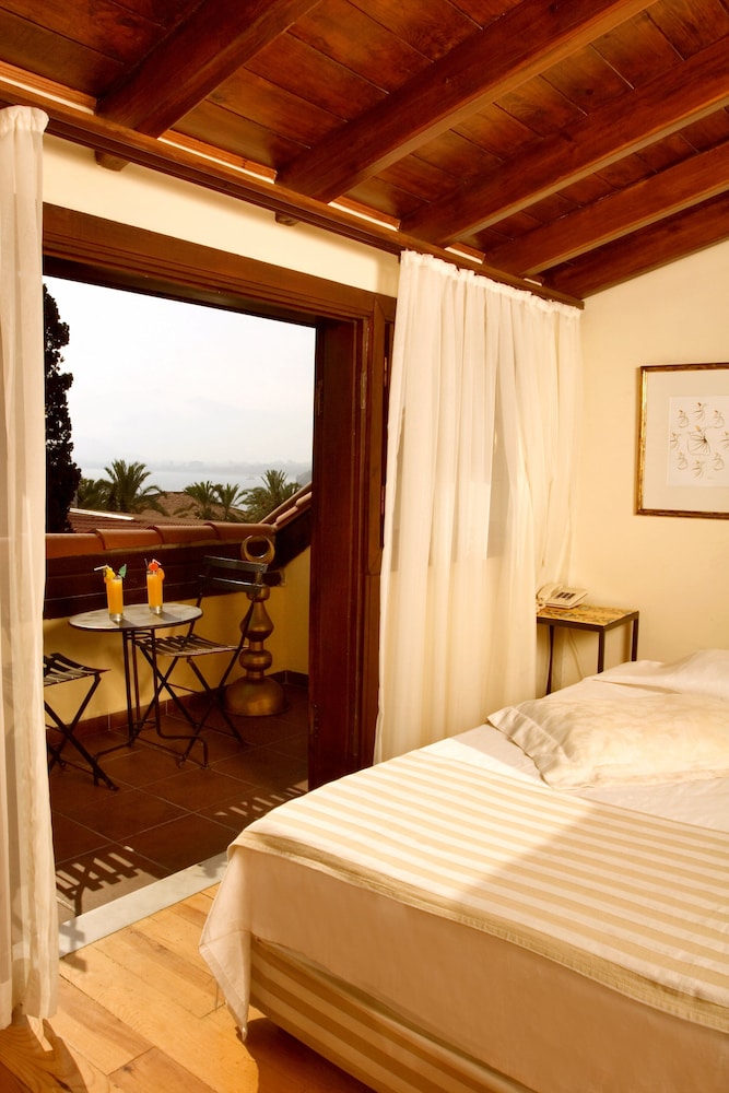PREMIER, SIDE SEA VIEW