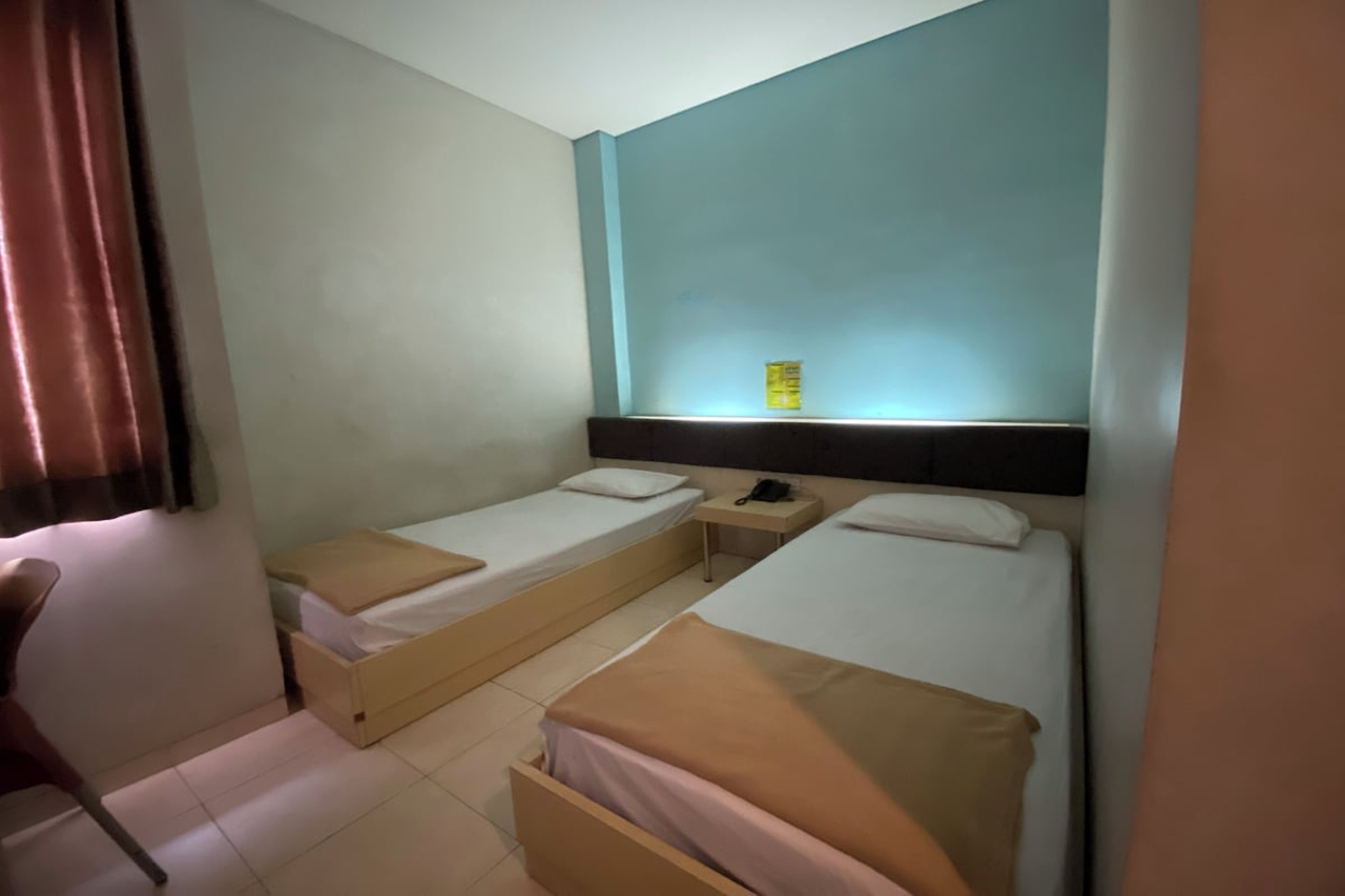 Townhouse Oak Hotel Niaga Surabaya 8/10