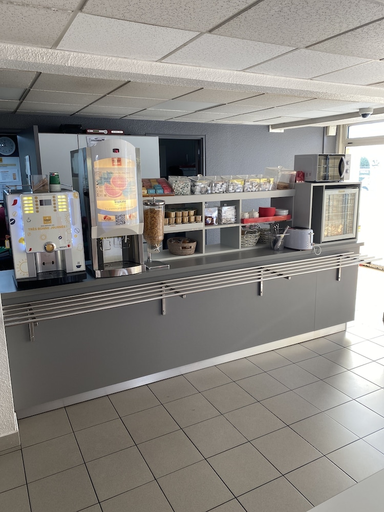 PREMIERE CLASSE PARIS OUEST - NANTERRE - LA DEFENSE 8/33