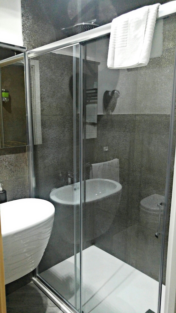 Excellence Suite 68/70