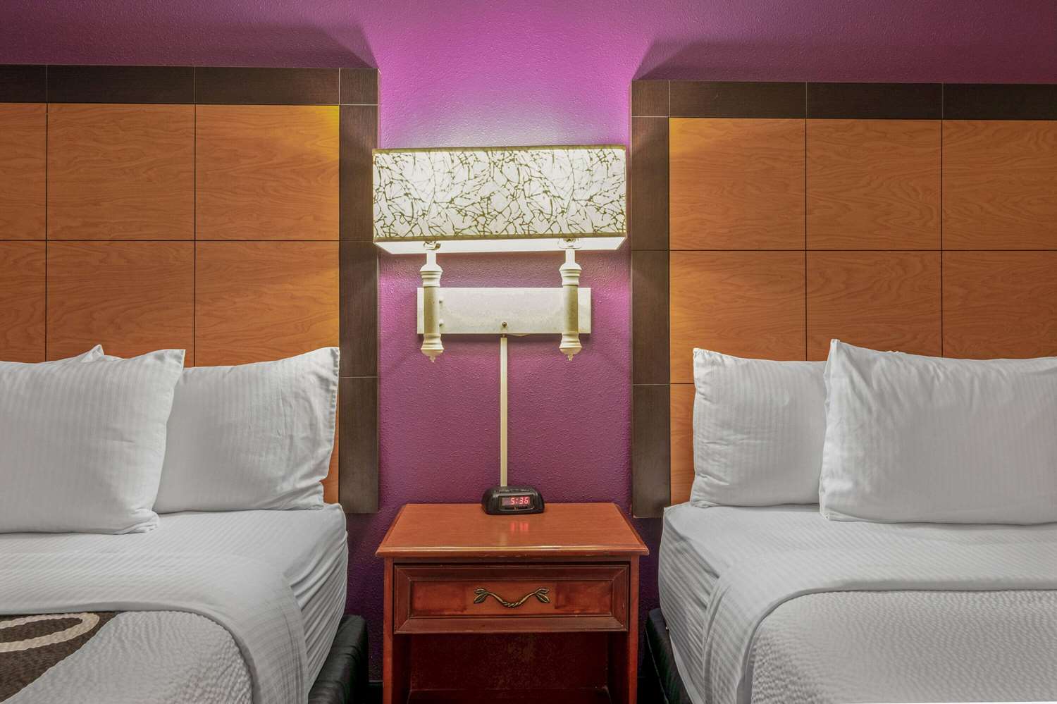 La Quinta Inn & Suites by Wyndham Naples East I-75 24/45