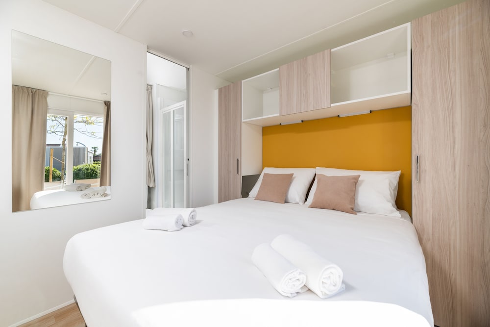 Room at Camping Park Umag, Brtonigla