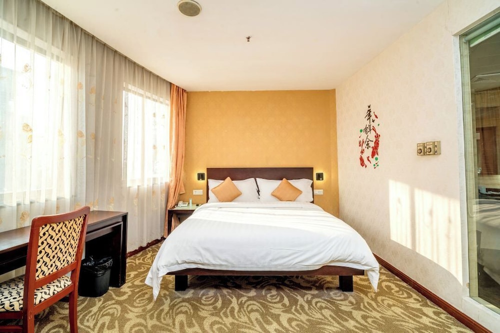 Xinhua Hotel 25/63