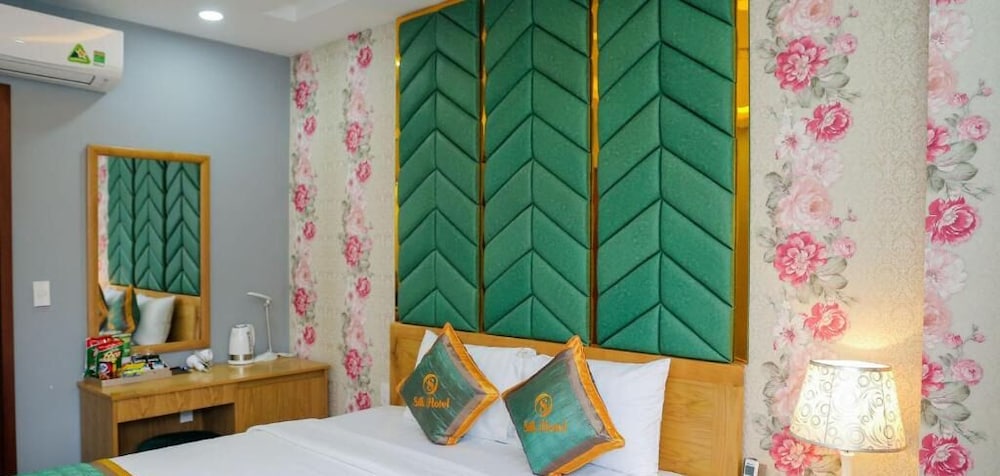 RedDoorz Plus near Tan Son Nhat airport 2 43/50