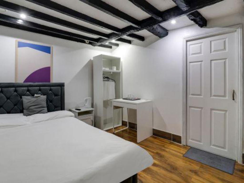 OYO Tudor Oaks Lodge Stevenage North 11/29