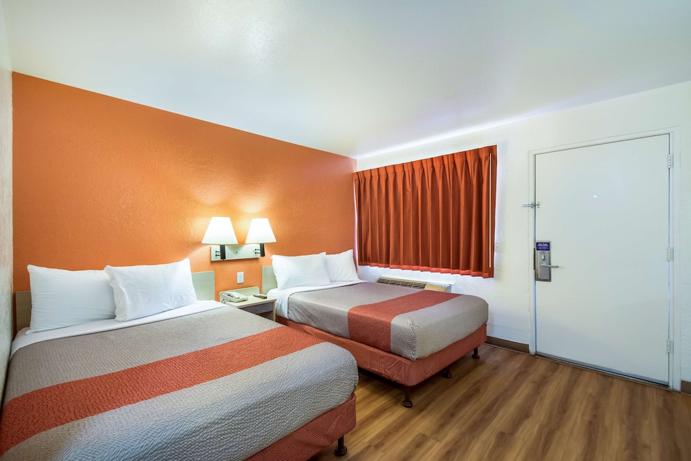 Motel6 Youngtown, AZ - Phoenix - Sun City 16/45