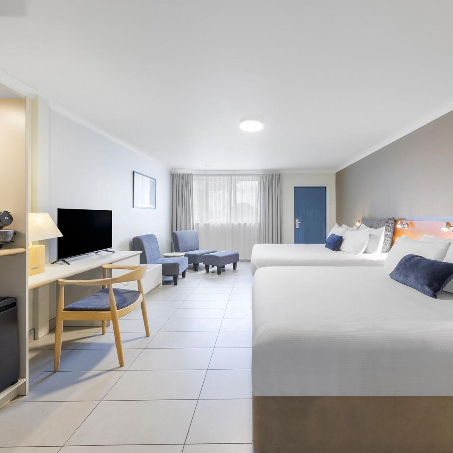 Deluxe, Twin Beds