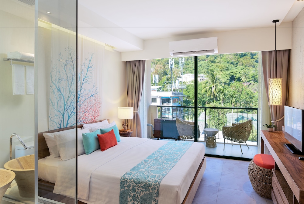 Bandara Beach Resort, Phuket 16/74