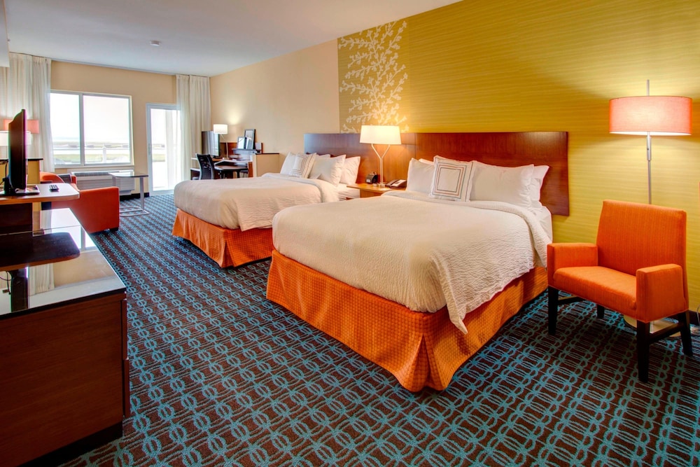 Suite, 2 Queen Beds, Bay View, Sofa, Accessible