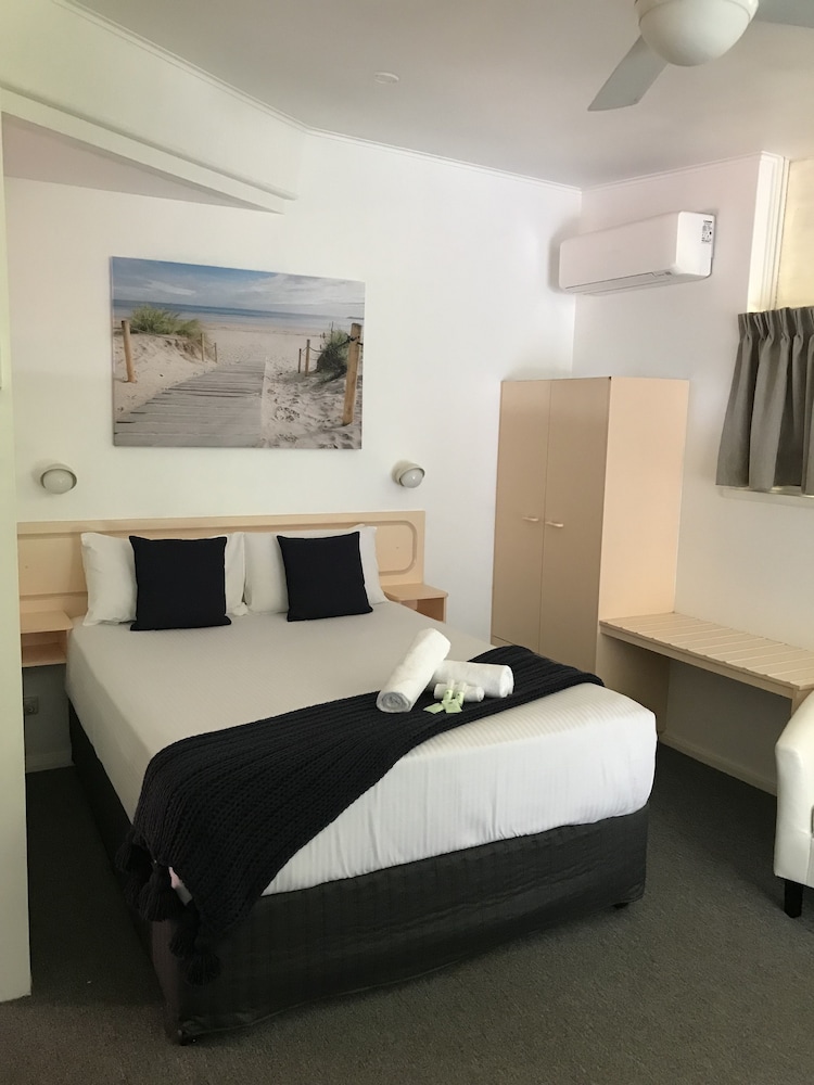 Ocean Breeze Motel 7/27