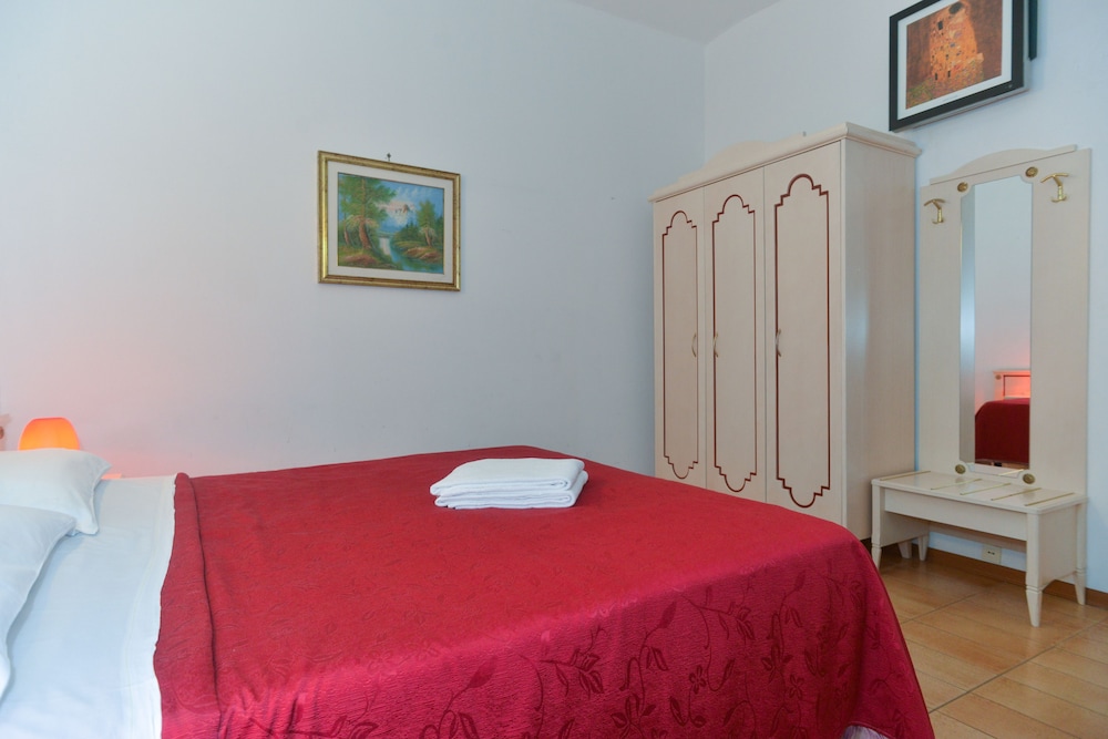 Trani B T Rooms 9/46