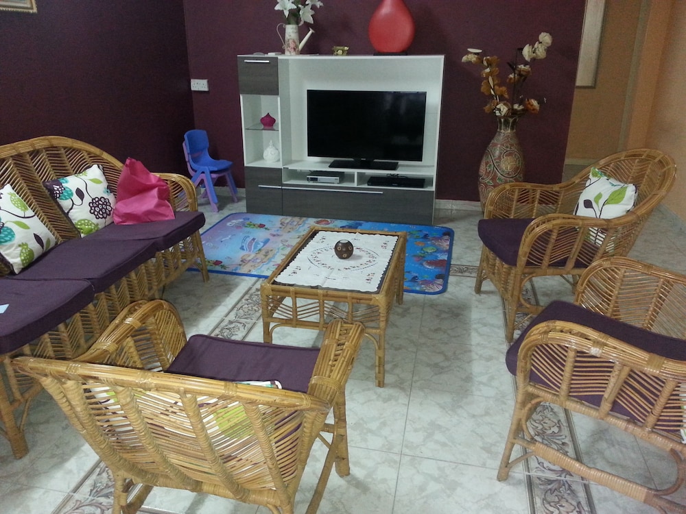 Sunset Beach Apartment 11/21