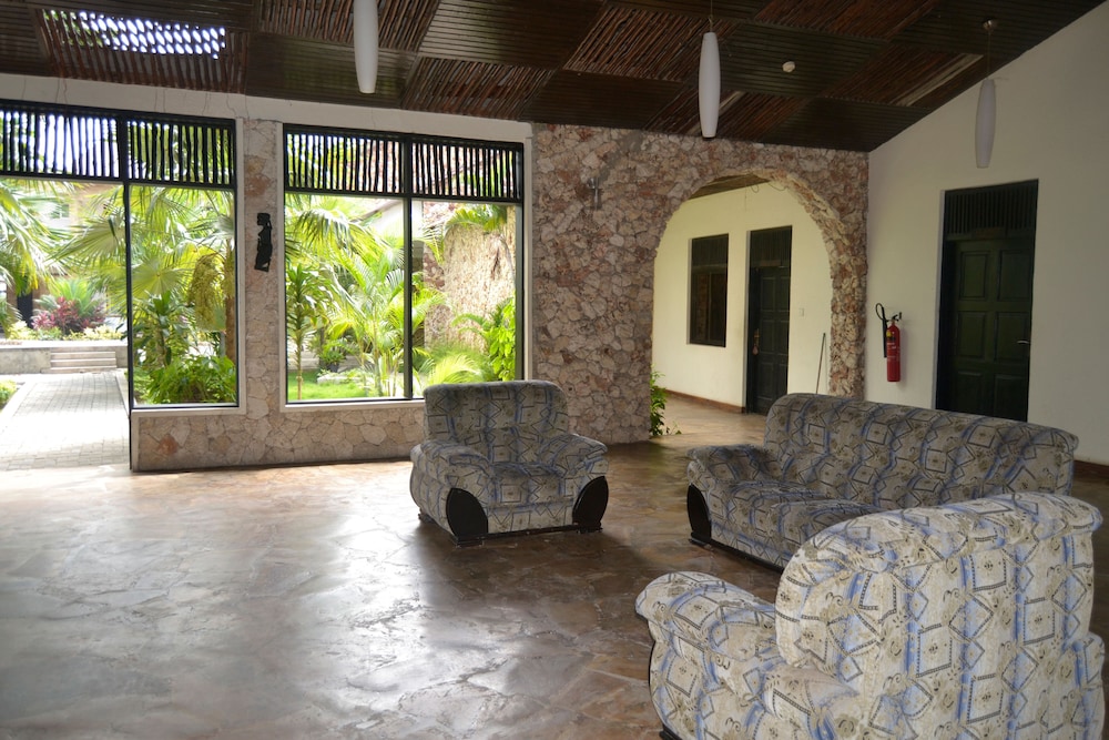Serene Beach Resort 48/76