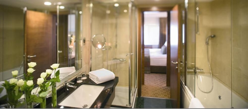 غرفة عائلية بسرير كينج، Movenpick Hotel Izmir 5/5