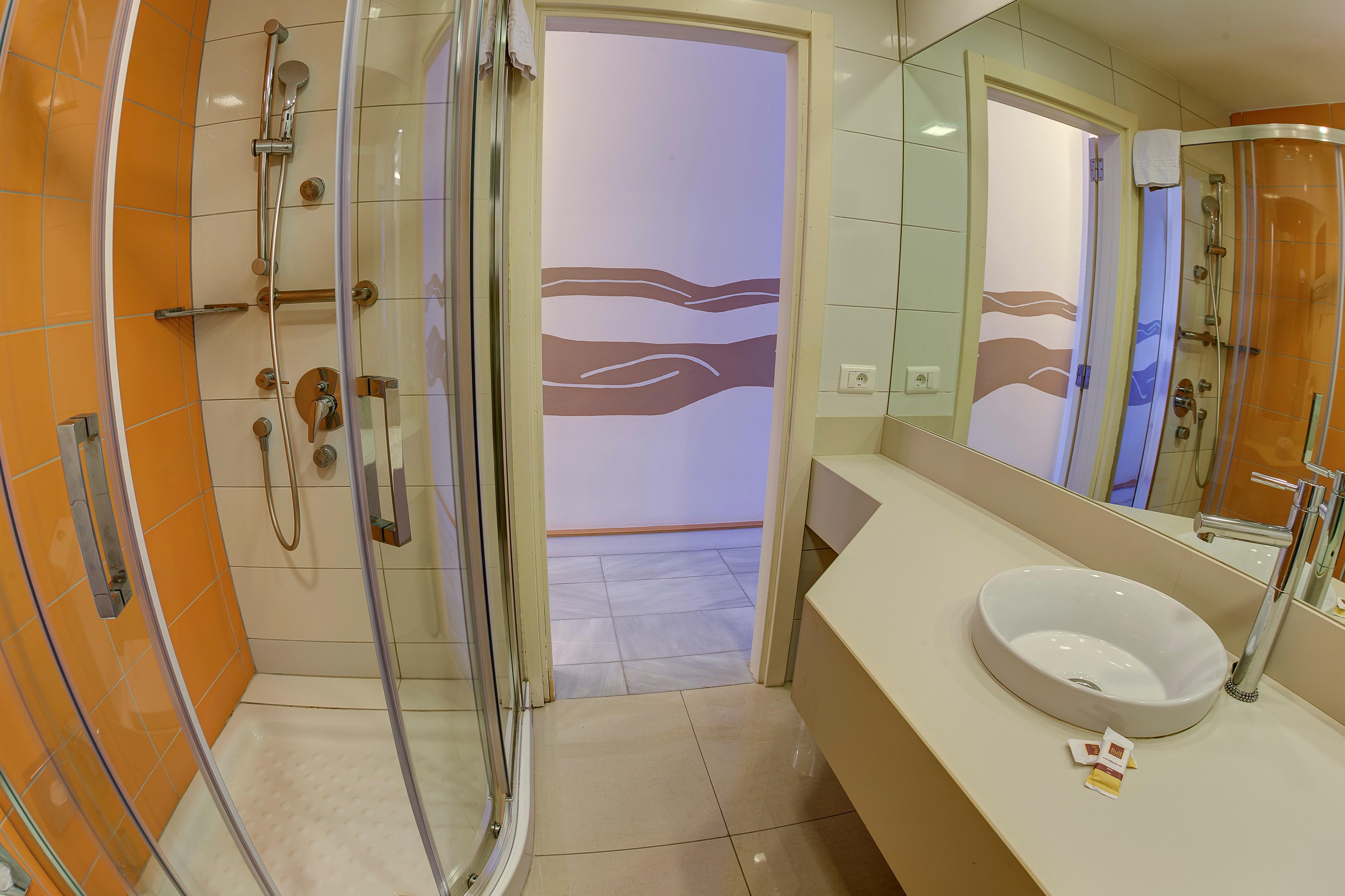 ROOM, DOUBLE BED, HIGH FLOOR