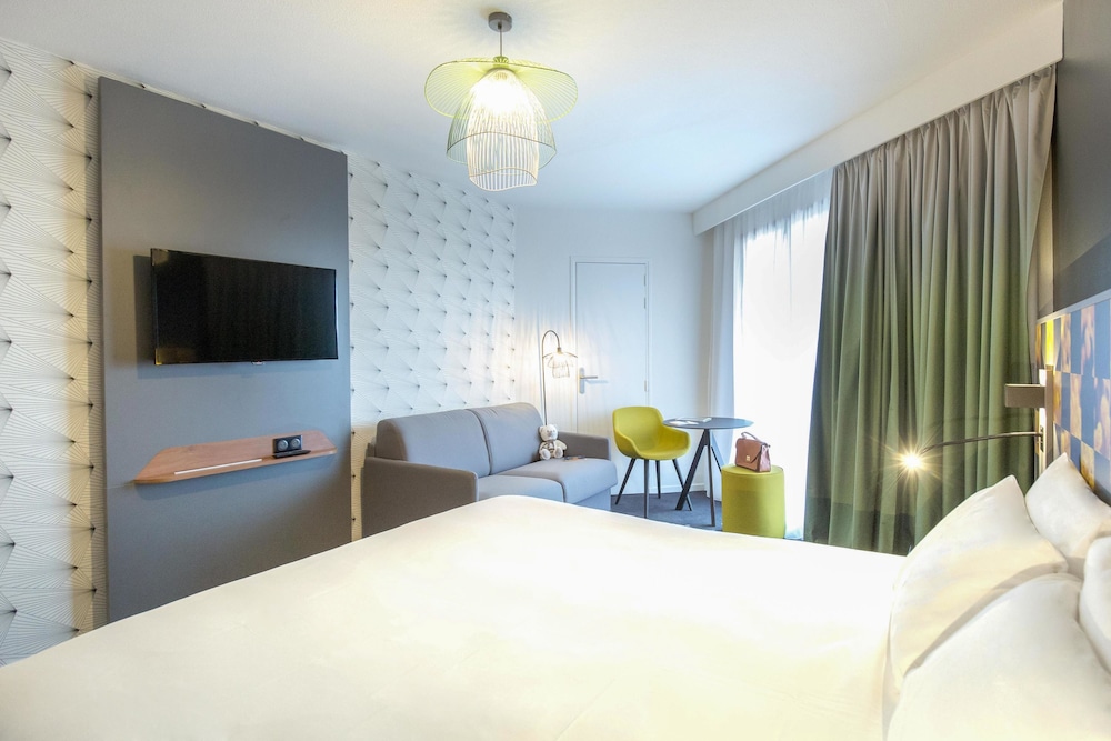 Mercure Hyeres Centre 28/73