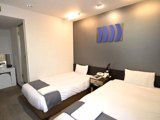 Cool, Twin Beds